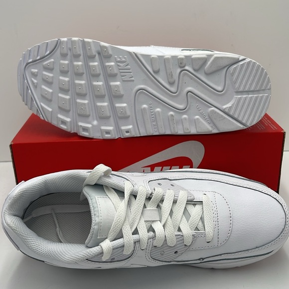Nike WMNS Air Max 90 White Sneakers
White/Metallic Silver/White HF6358-102 - Picture 5 of 16